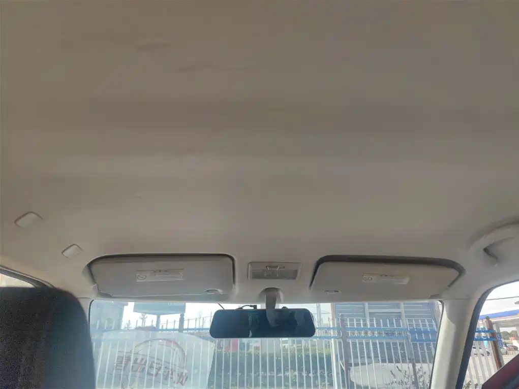 Photo 18 - Suzuki Swift
