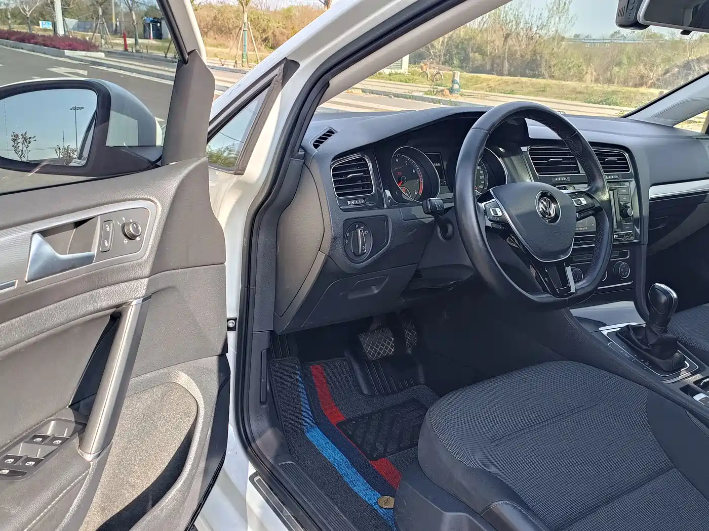Volkswagen Golf 2018 230TSI Automatic Comfort фото 9