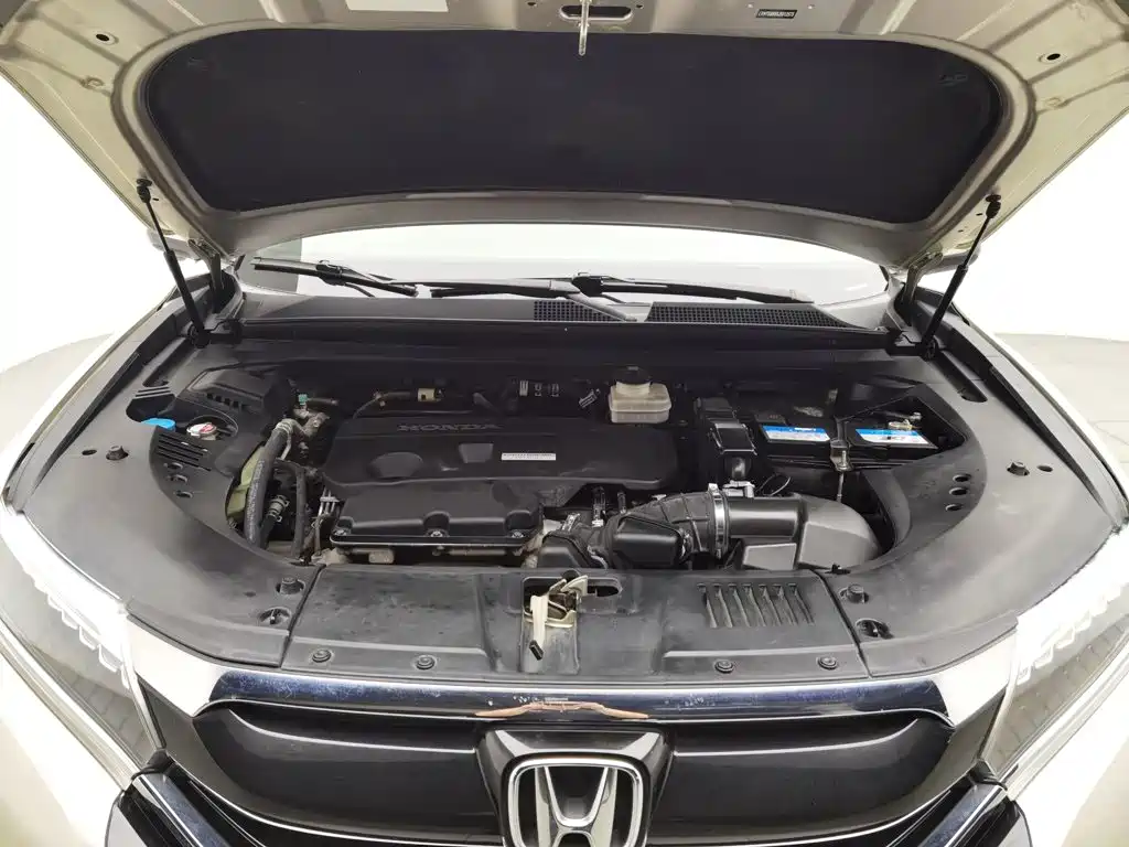 Фото 6 - Honda UR-V