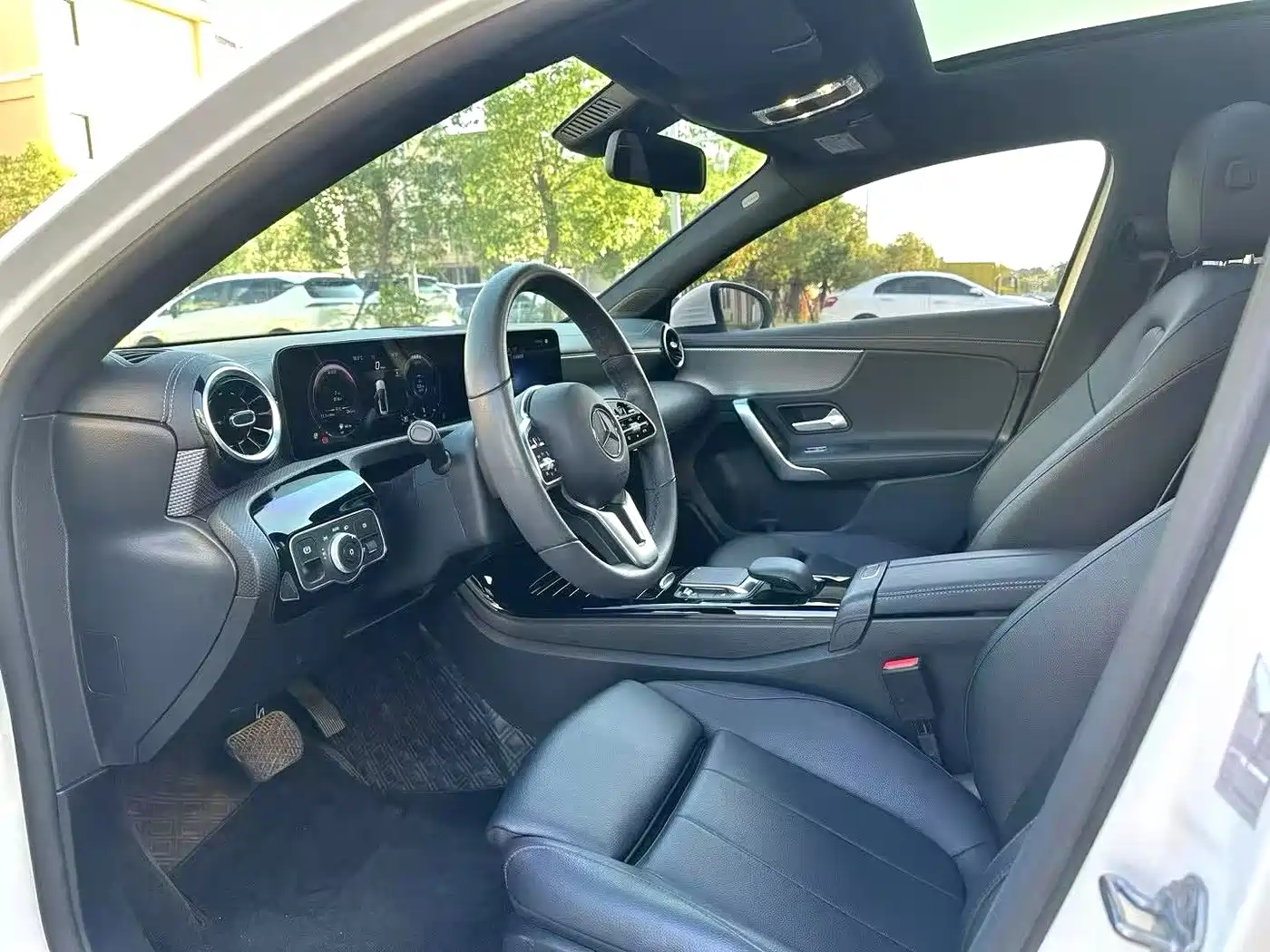 Mercedes-Benz A-Class 2020 Facelift A 180 L Sport Sedan фото 9