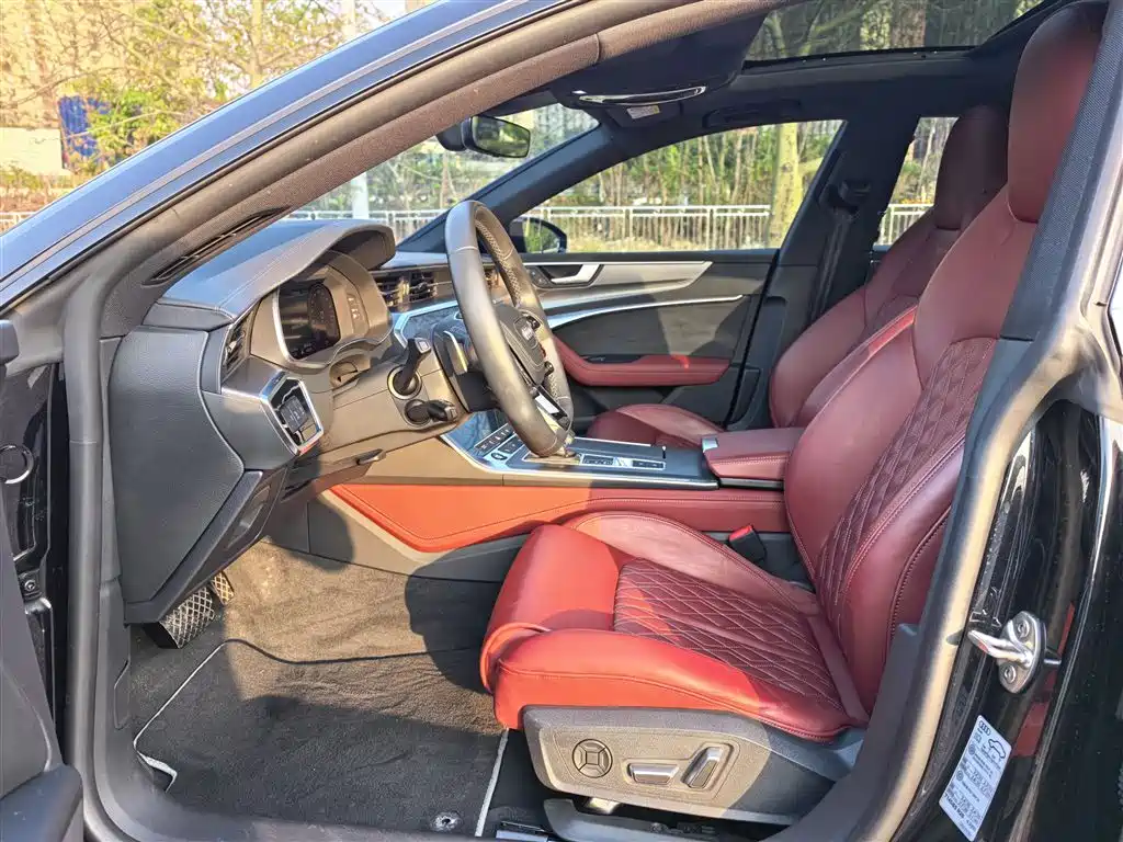 Audi A7L 2024 45 TFSI quattro Black Warrior Edition фото 8
