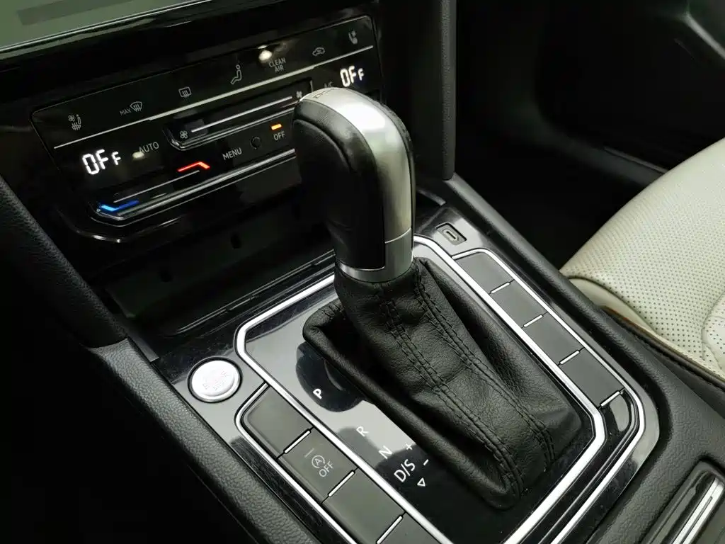 Photo 13 - Volkswagen Magotan