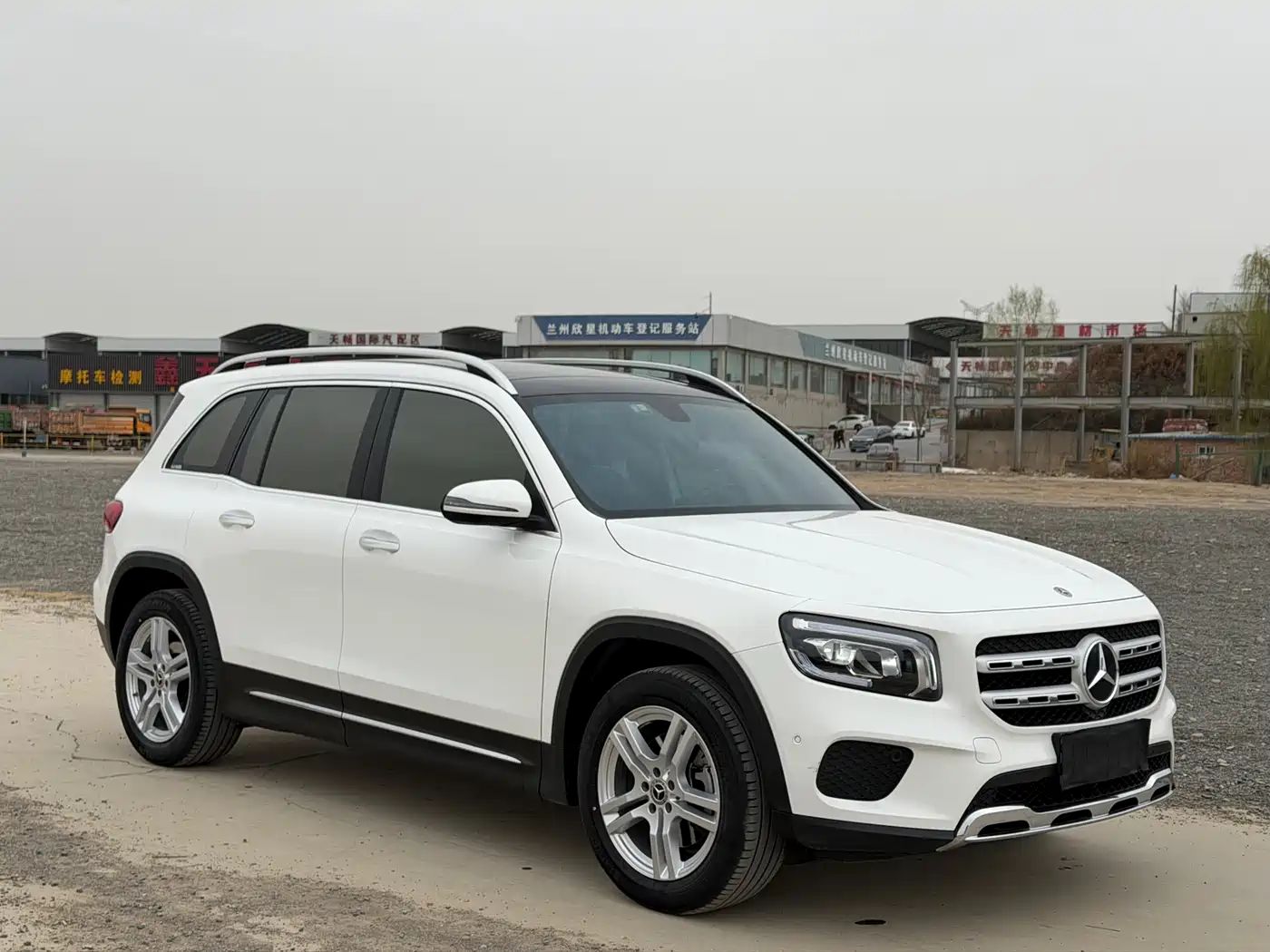 MERCEDES-BENZ GLB