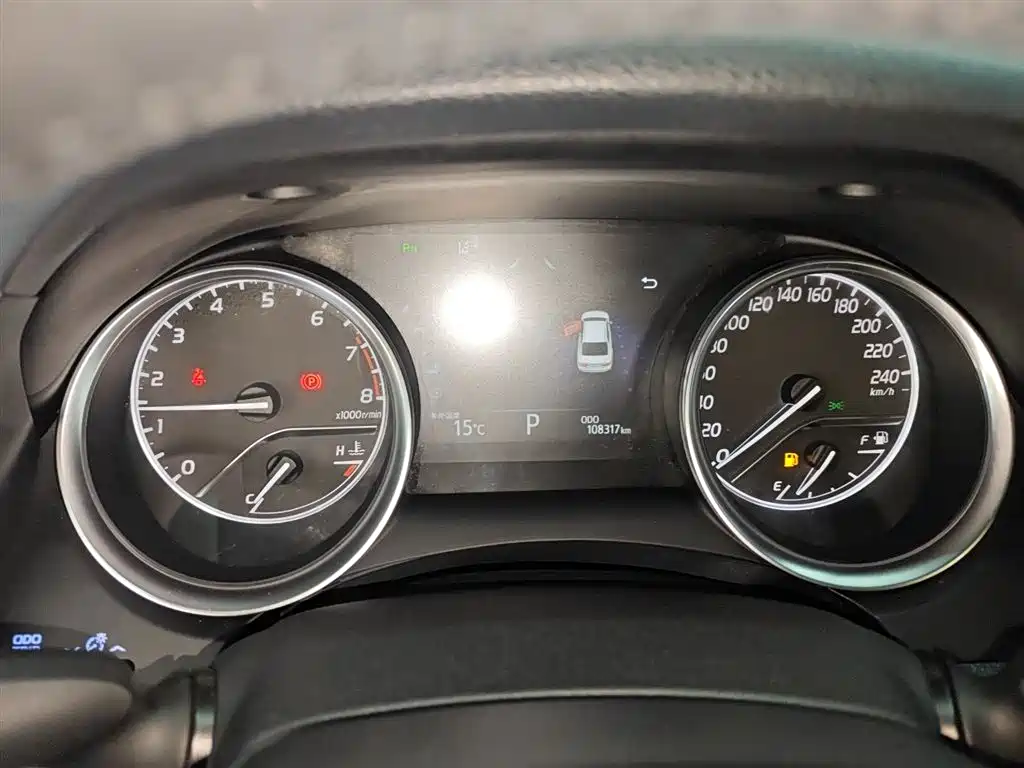 Toyota Camry 2018 2.5G Luxury Edition фото 12