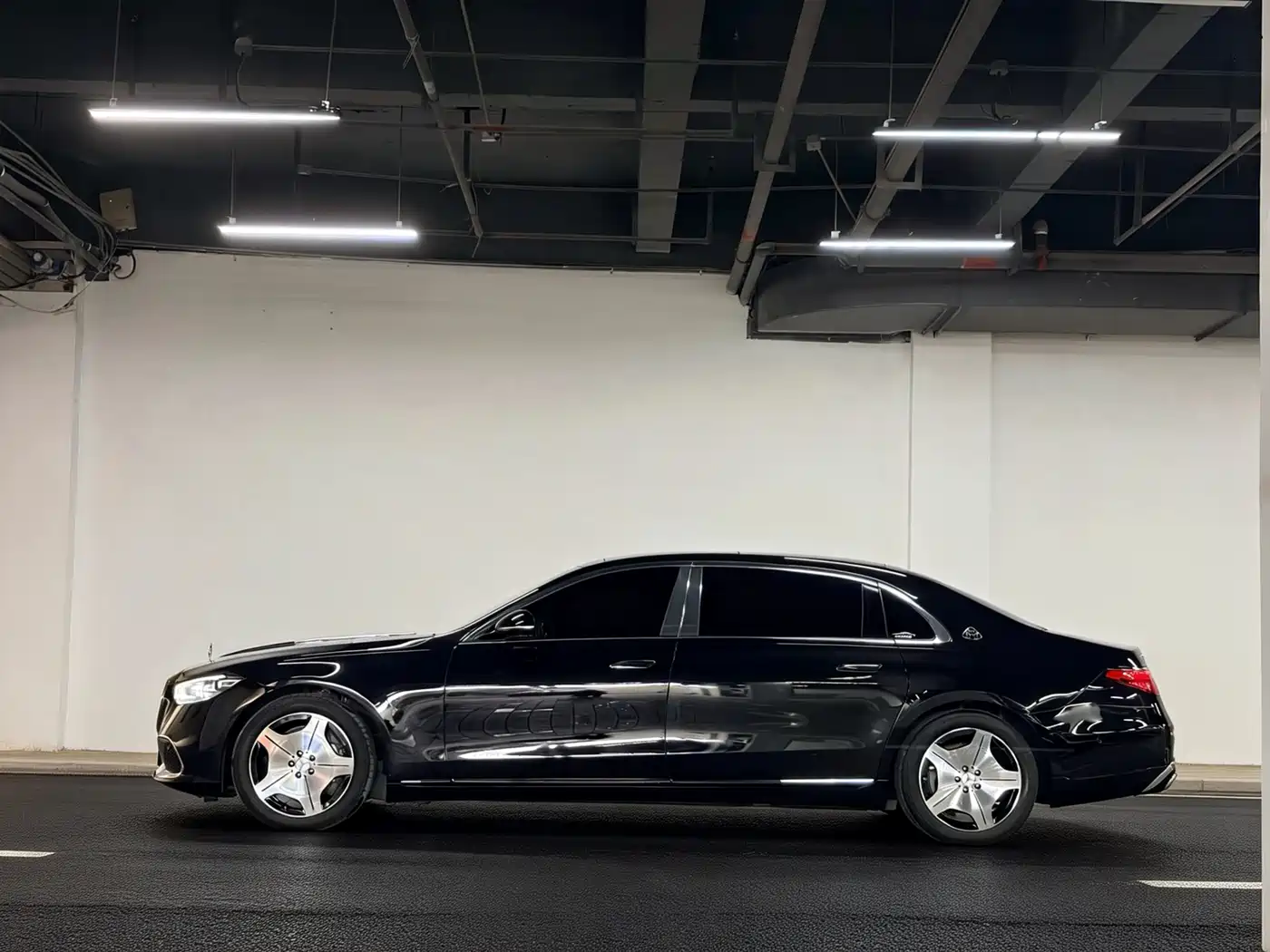 Mercedes-Benz Maybach S-Class 2022 S 480 4MATIC Intelligent Premium Special Edition фото 3