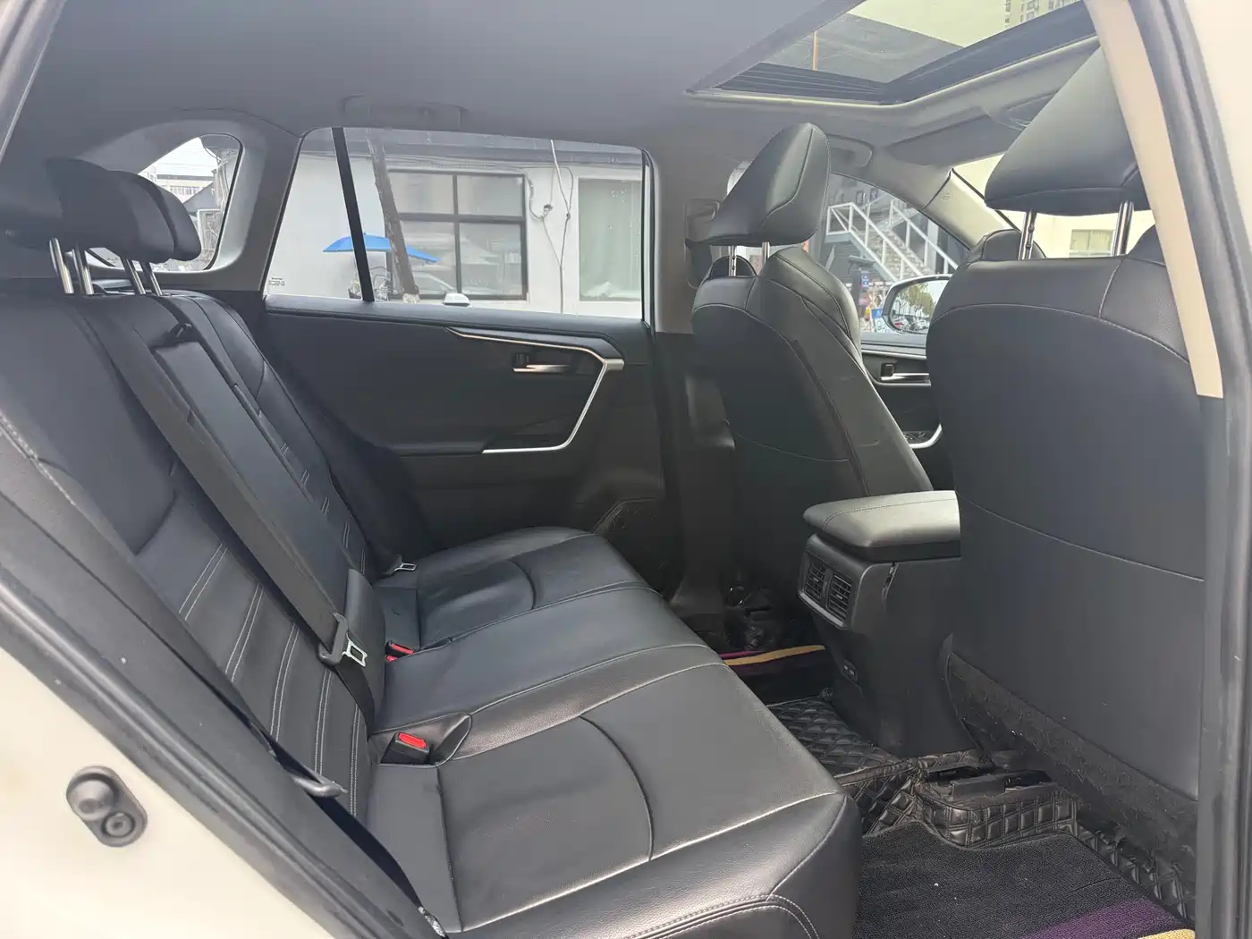 Toyota Wildlander 2022 2.0L CVT AWD Luxury Edition фото 14