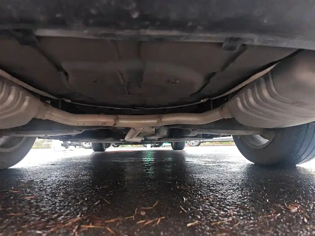 Hongqi H5 2023 1.5T DCT Smart Connect Flag Rhythm фото 25