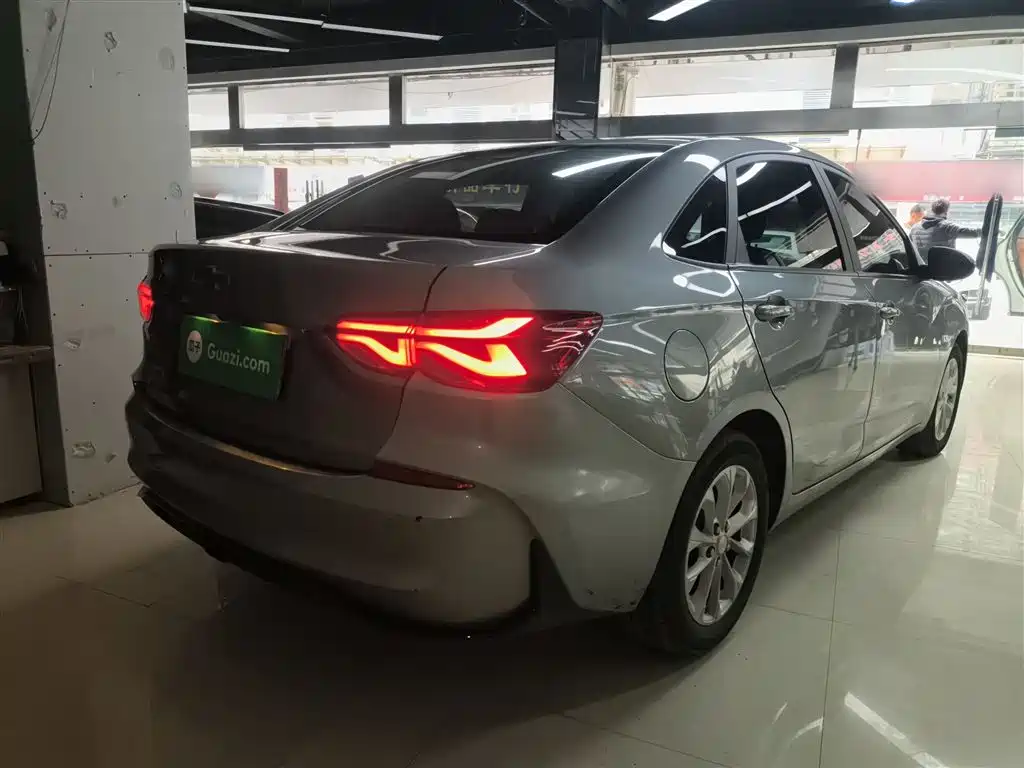 CHEVROLET CRUZE