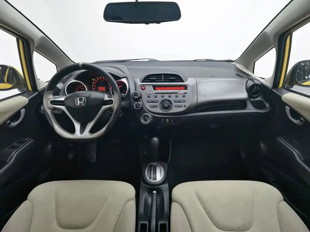 Honda Fit 2013 2011 1.5L Automatic Luxury