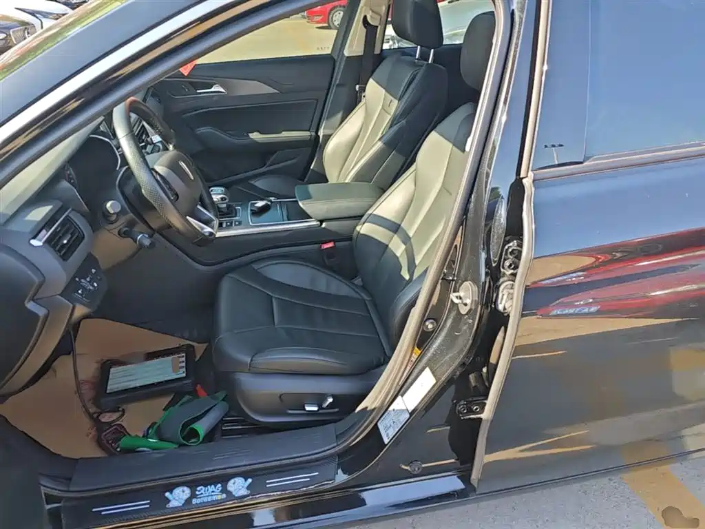 Hongqi H5 2022 Classic Facelift 1.8T Automatic Smart Connect Flag Rhythm Edition фото 15