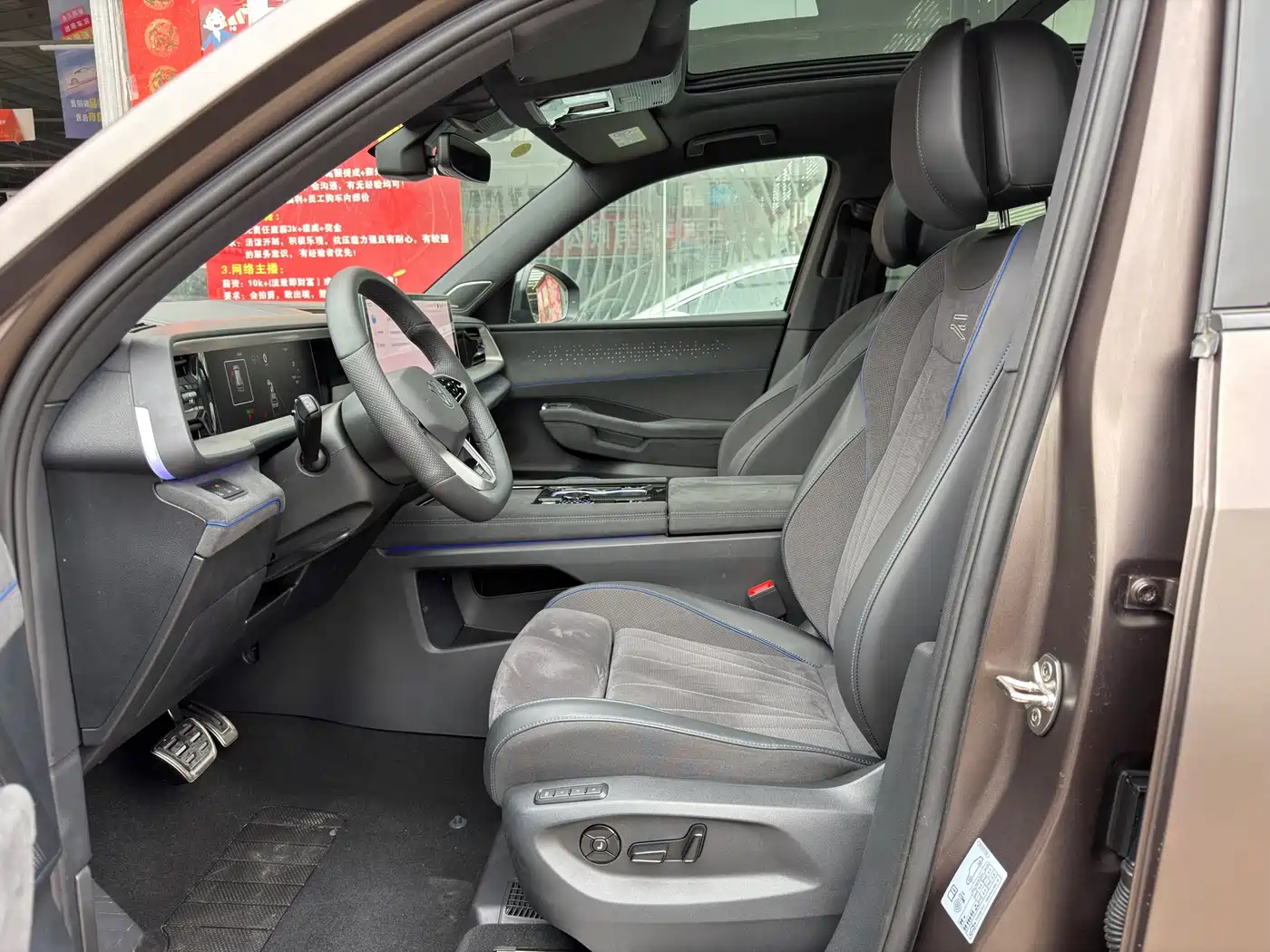 Volkswagen Teramont 2025 Teramont Pro 450TSI 4WD Summit Edition фото 8