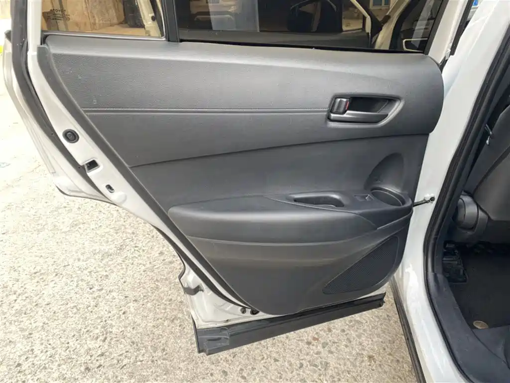 Toyota Corolla Cross 2024 Model 2.0L Pioneer Edition фото 16