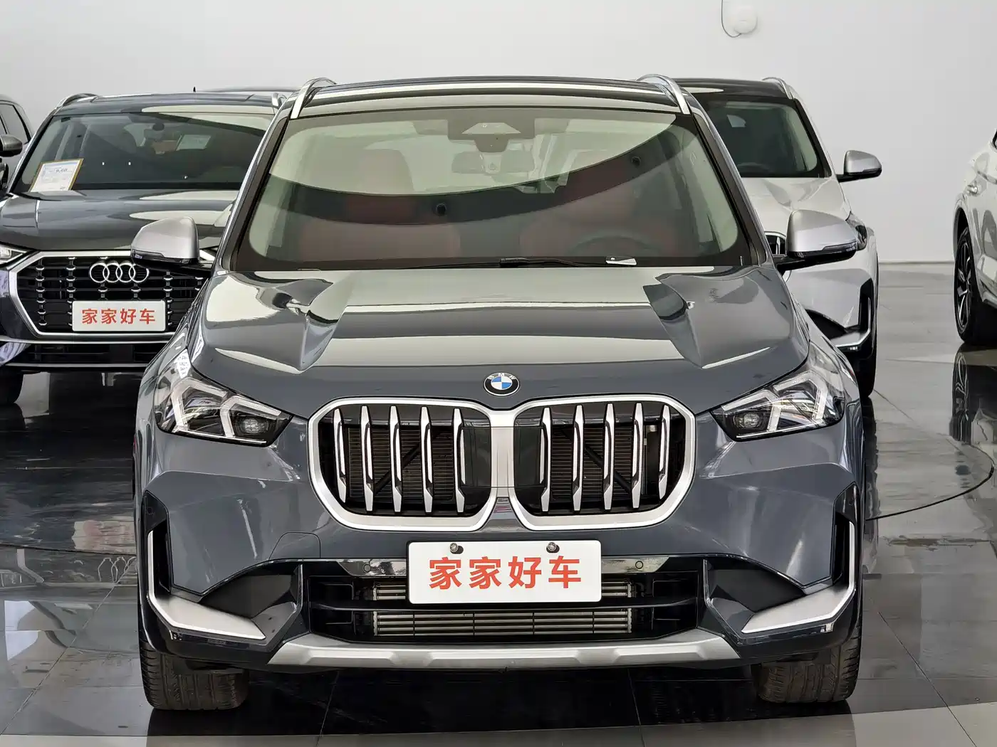 Фото 2 - BMW X1