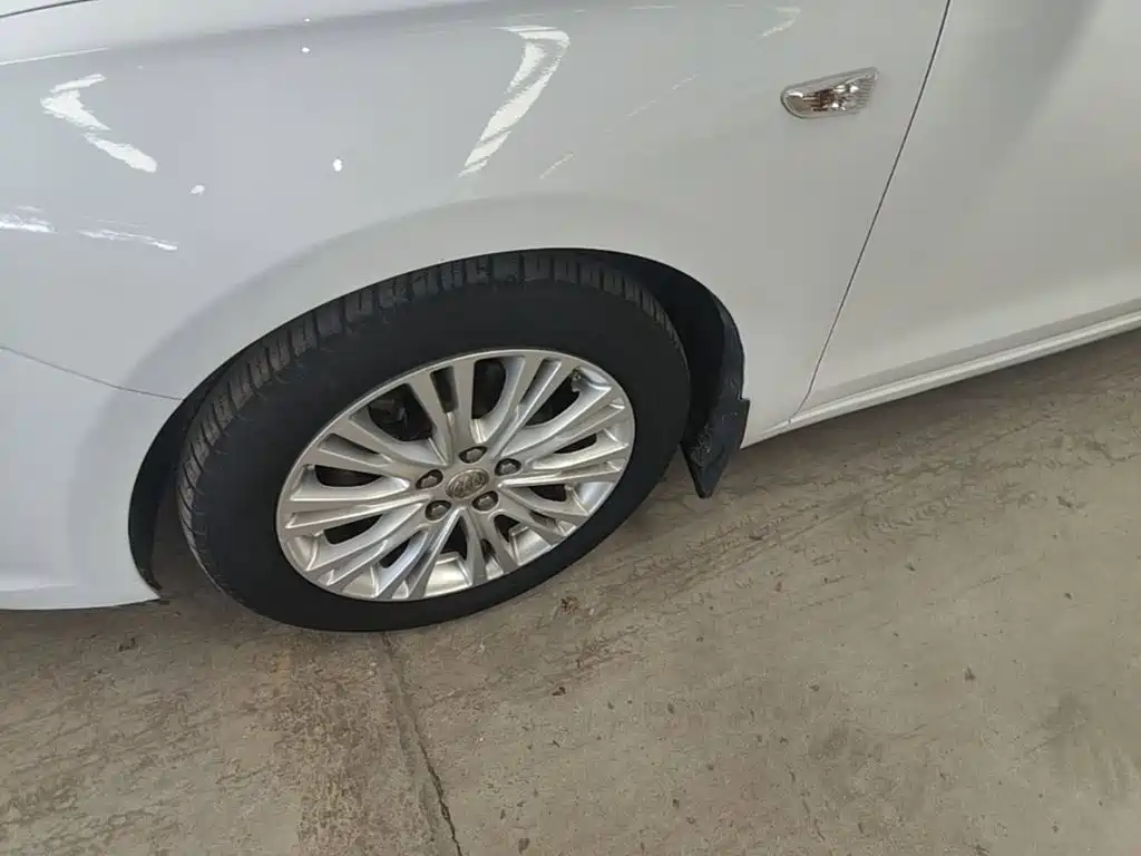 Фото 23 - Buick Excelle