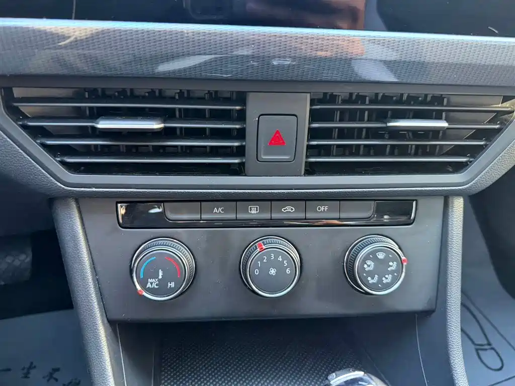 Volkswagen Bora 2023 200TSI DSG Comfort Edition фото 13