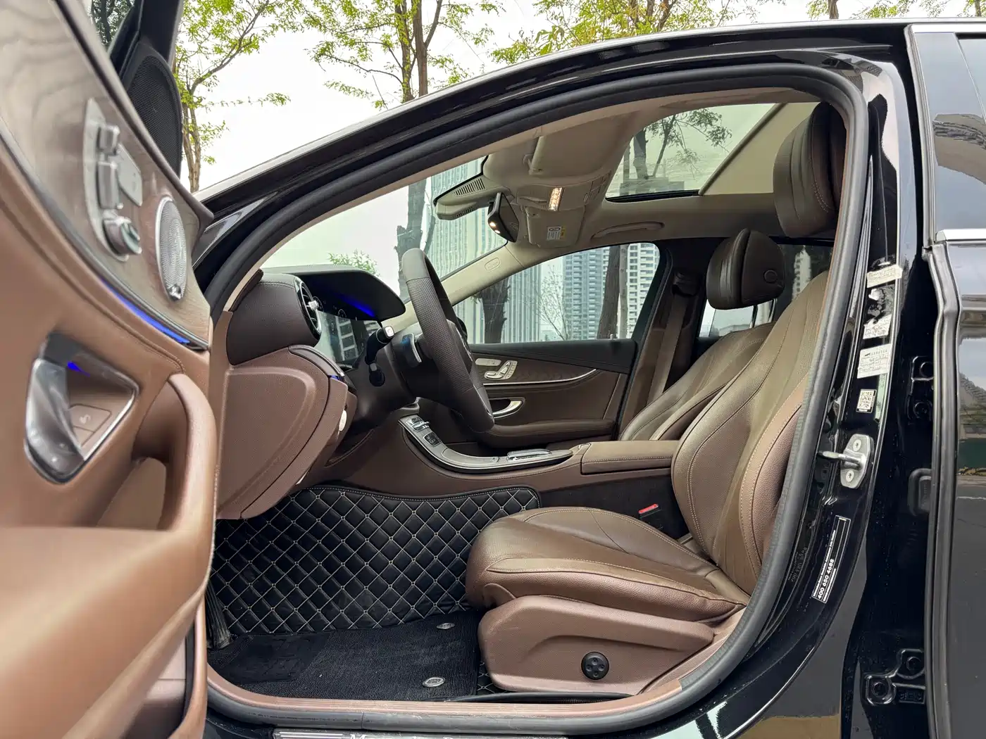 Mercedes-Benz E-Class 2021 E 300 L Luxury фото 6