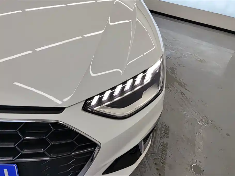 Audi A4L 2020 40 TFSI quattro Luxury Dynamic фото 5