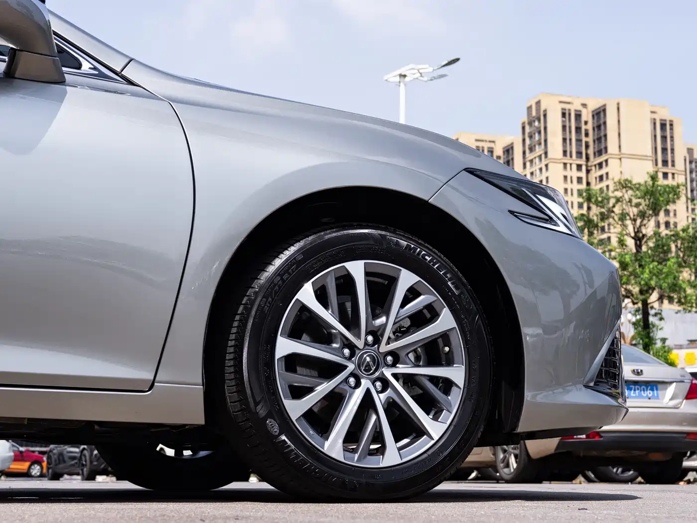 Lexus ES 2025 2025 300h Ultimate Edition