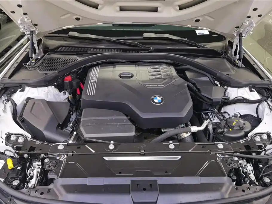 BMW 3 Series 2025 325Li M Sport Package фото 10