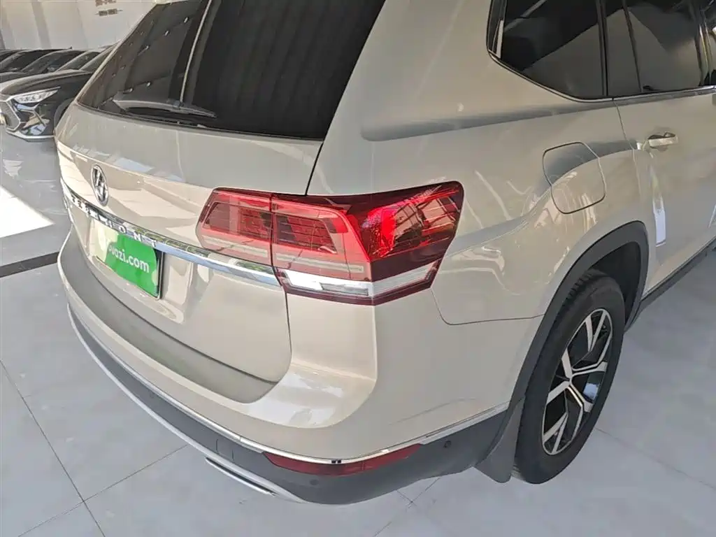 Volkswagen Teramont 2019 380TSI 4WD Luxury Edition China VI фото 8