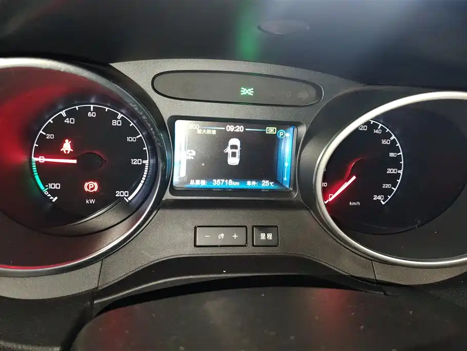 BYD Yuan New Energy 2018 EV360 Smart Connected Cool Edition фото 14