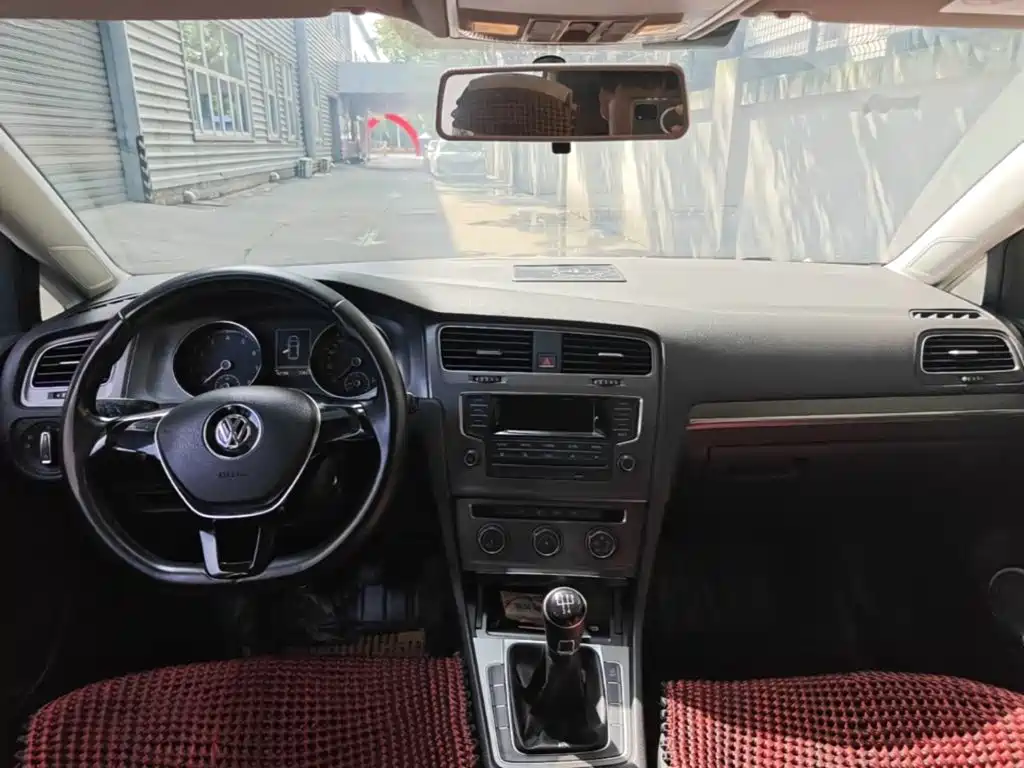 Photo 14 - Volkswagen Golf