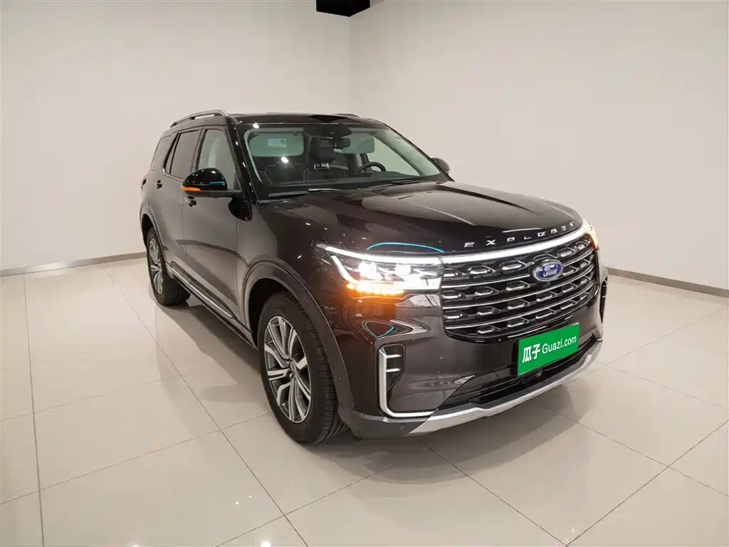 Фото 4 - Ford Explorer