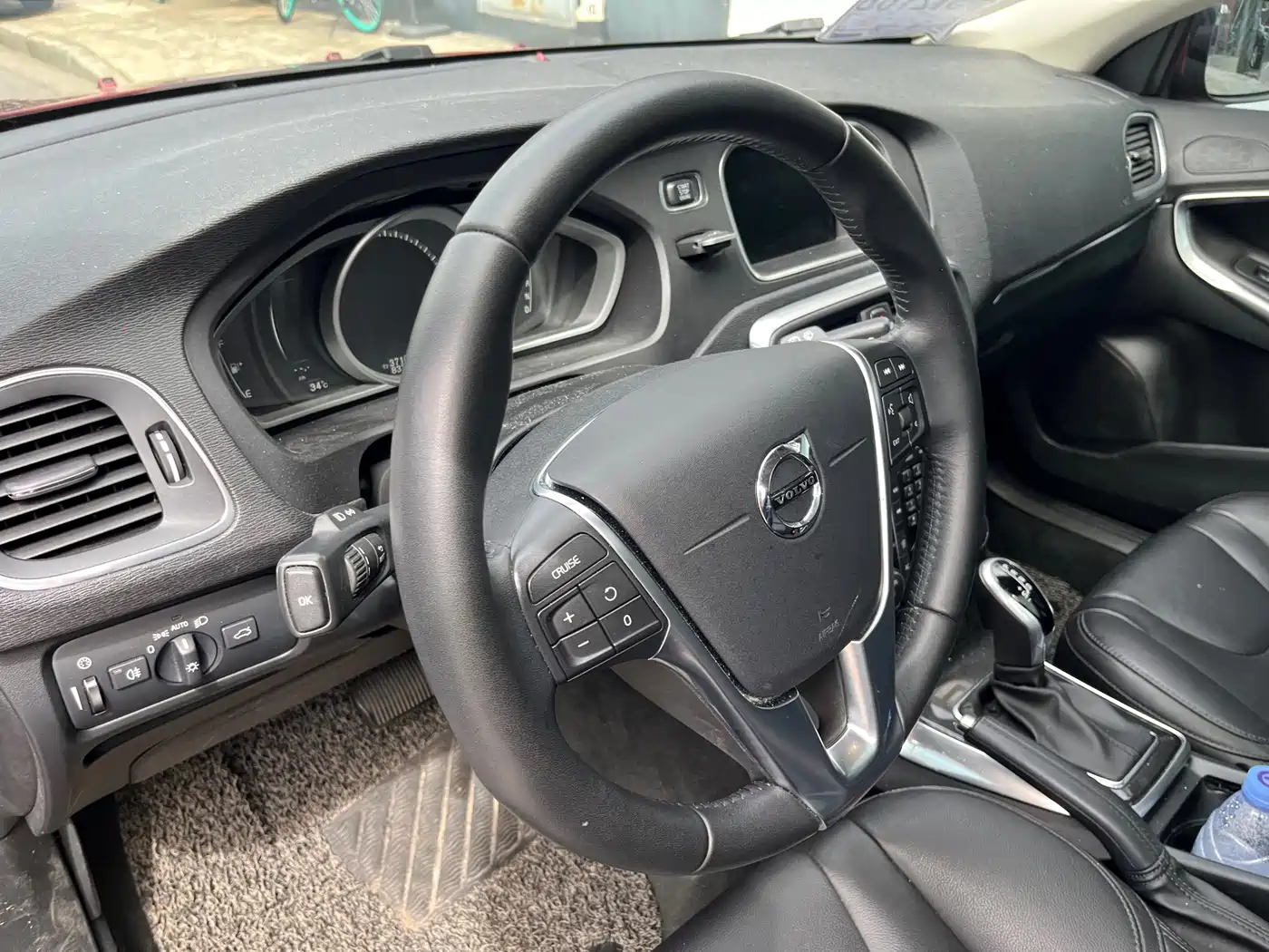 Volvo V40 2017 2017 T3 R-Design
