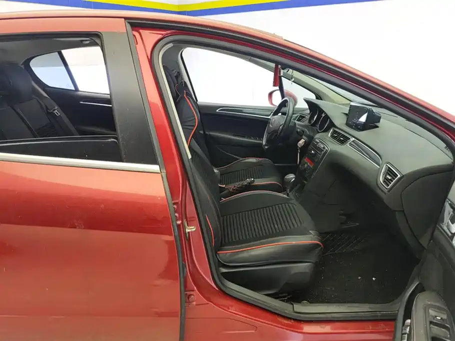 Peugeot 308 2013 Model 1.6L Automatic Superior Style фото 8