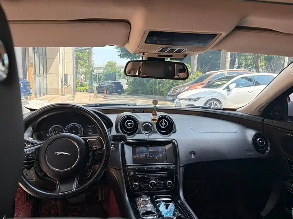 Jaguar XJ 2017 2016 XJL 3.0 SC 2WD Elegance Business Edition