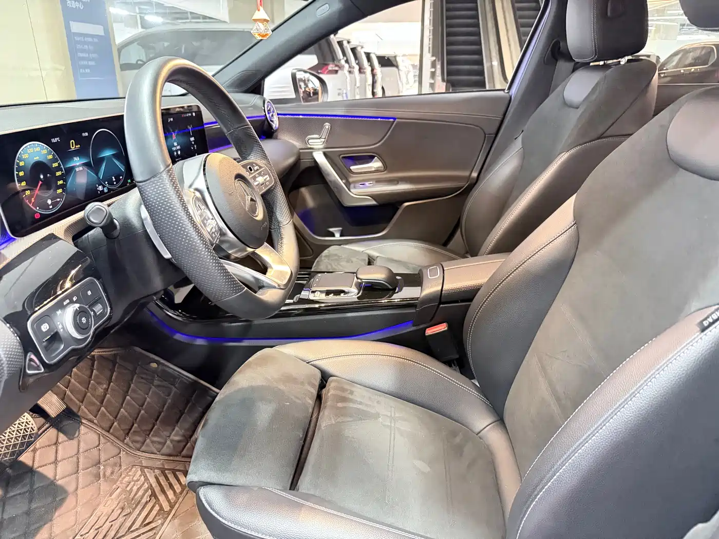 Mercedes-Benz A-Class 2020 A 200 L Sport Sedan фото 4