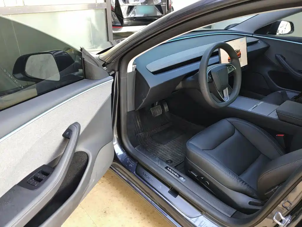 Фото 16 - Tesla Model 3