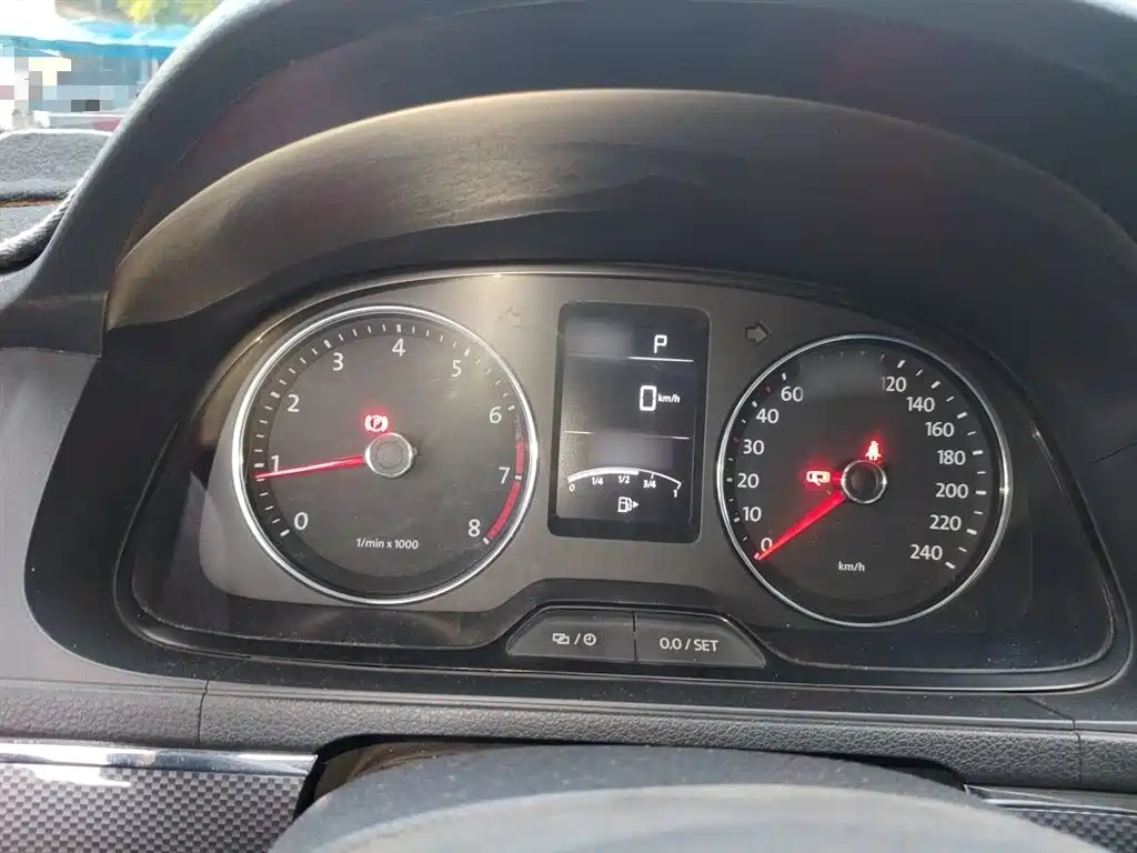 Volkswagen Gran Lavida 2014 1.6L Auto фото 4
