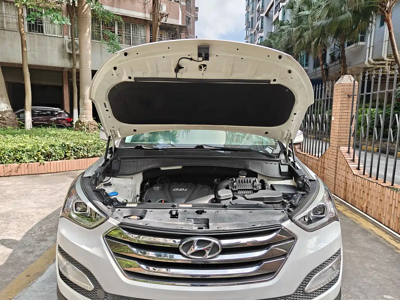 Hyundai Santa Fe 2015 2.4L Automatic 2WD Smart 5-seater фото 35