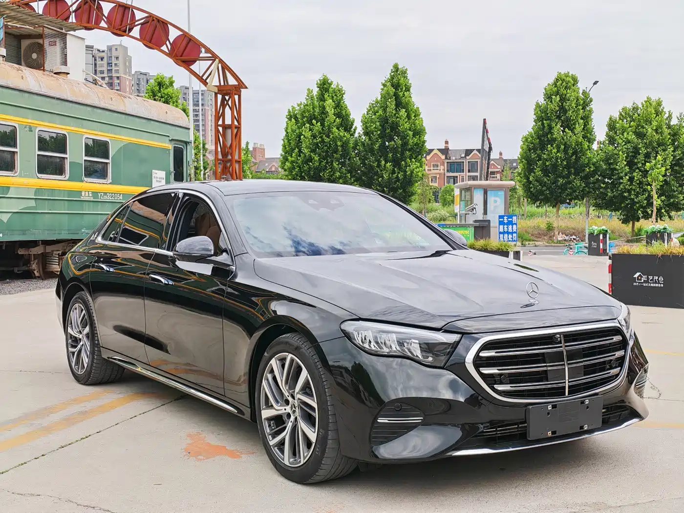 Mercedes-Benz E-Class 2024 E 300 L Fashion фото 3