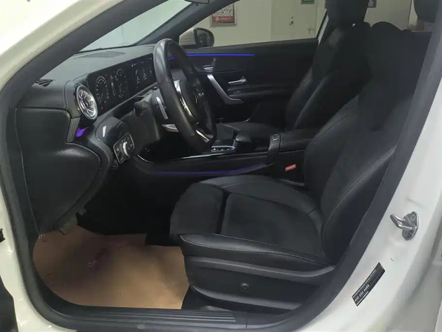 Mercedes-Benz A-Class 2022 Facelift III A 200 L Sport Sedan Fashion фото 9