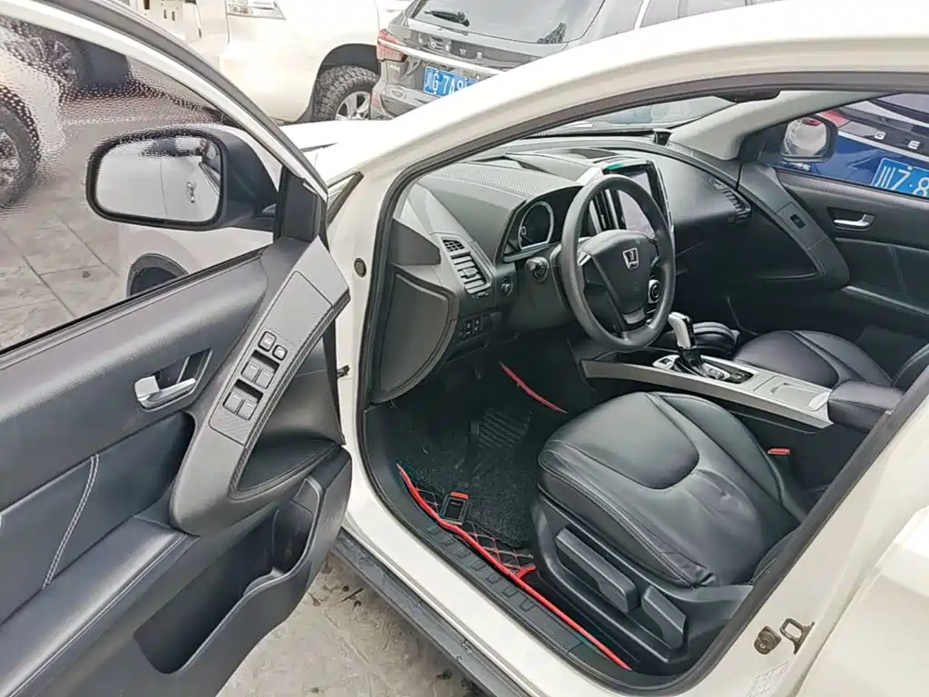 Luxgen U6 SUV 2015 2015 1.8T Charm Upgrade