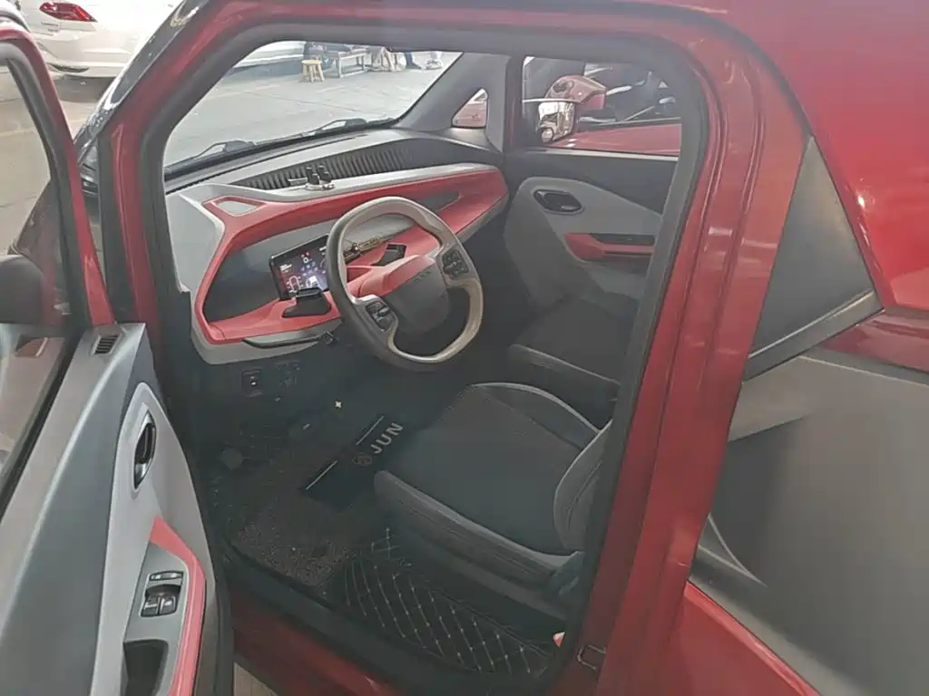 BAOJUN E200