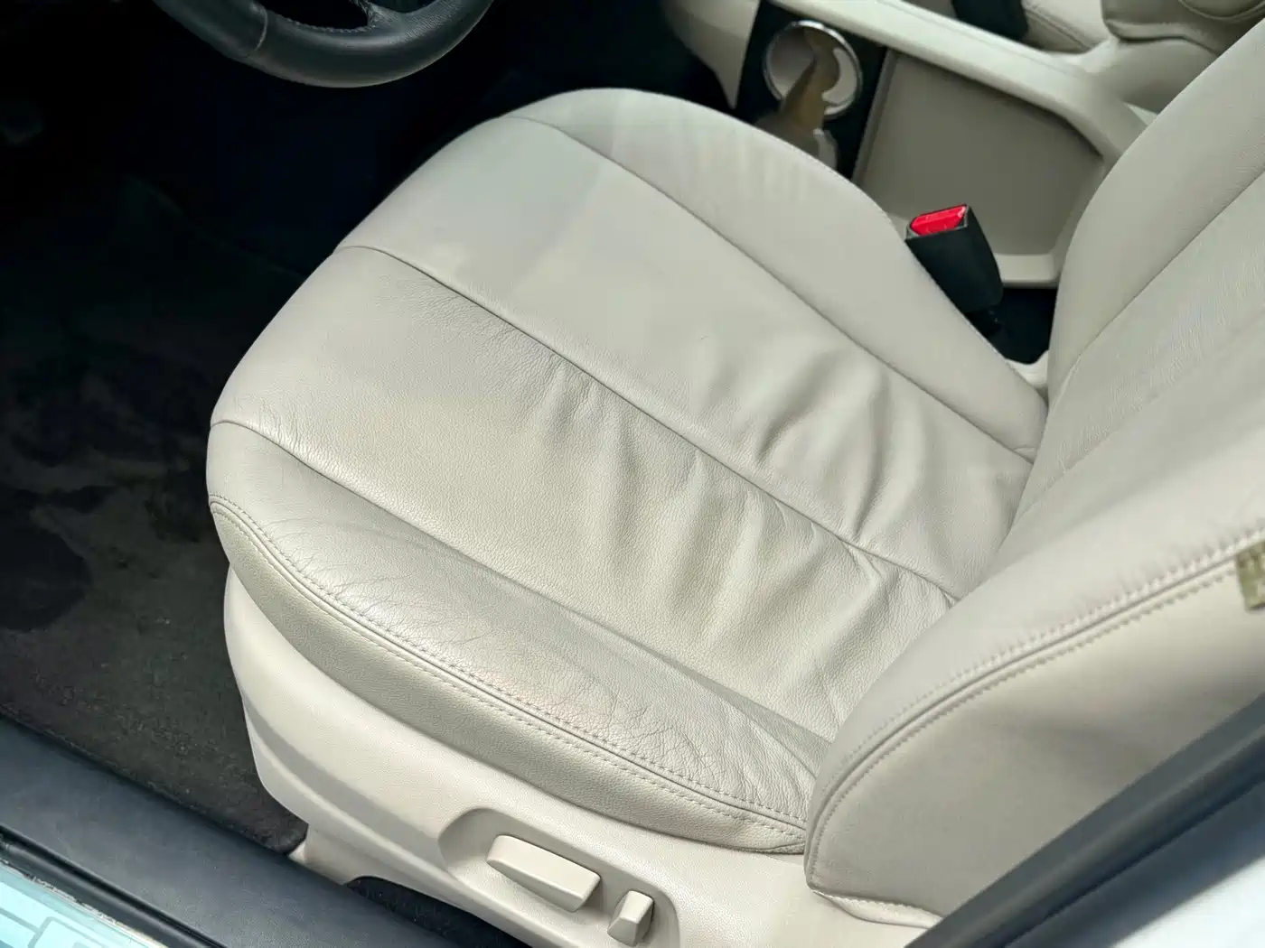Mazda 8 2016 2015 2.5L Navigator Edition