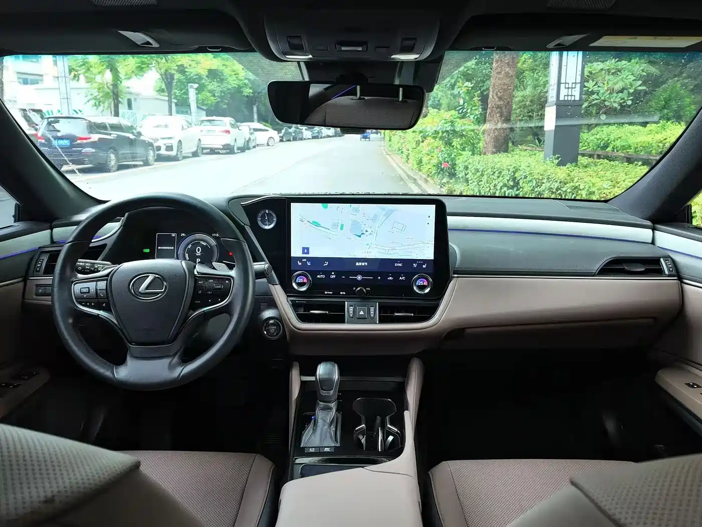 Фото 8 - Lexus ES