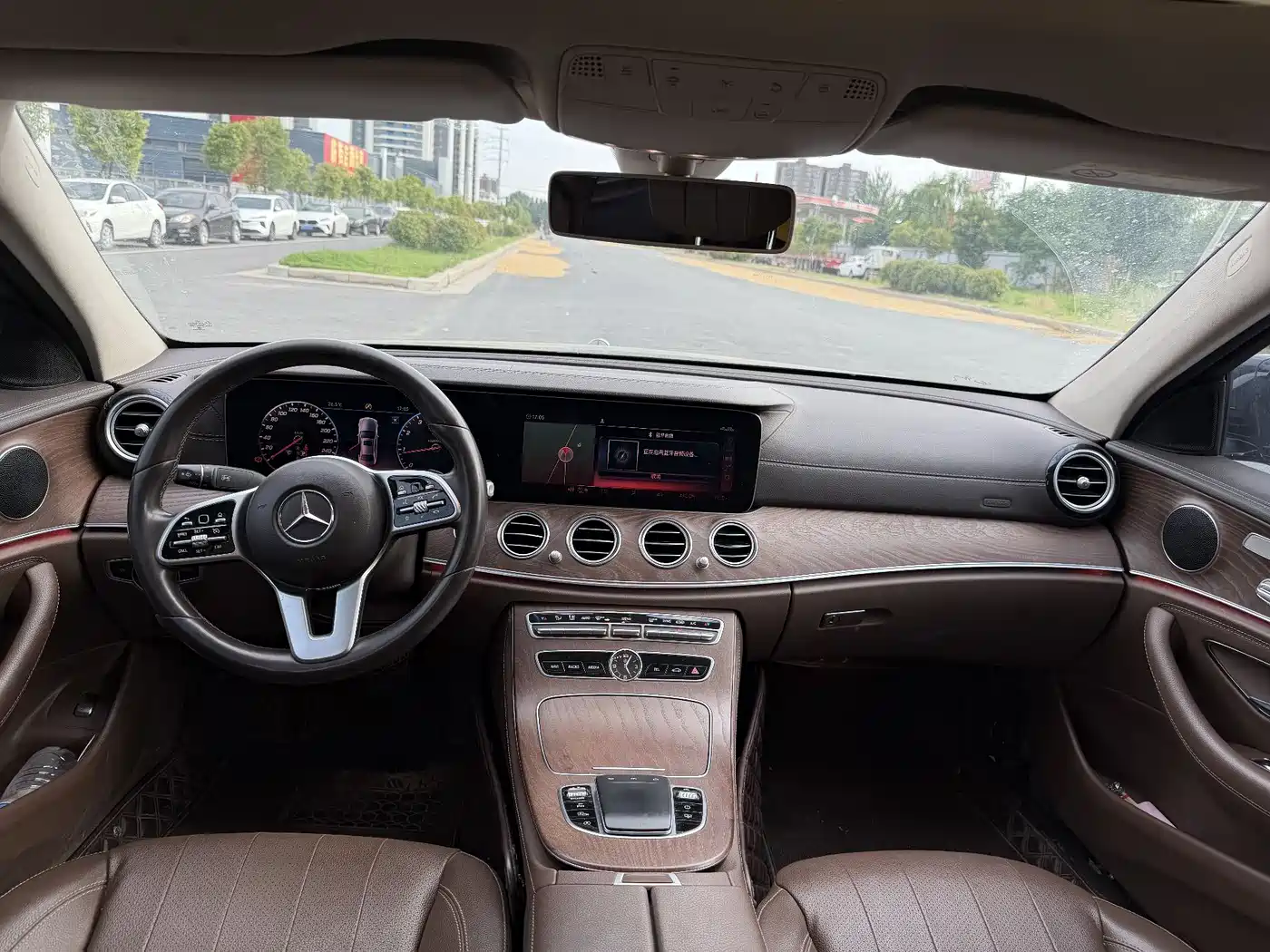 Mercedes-Benz E-Class 2019 E 300 L Luxury фото 5
