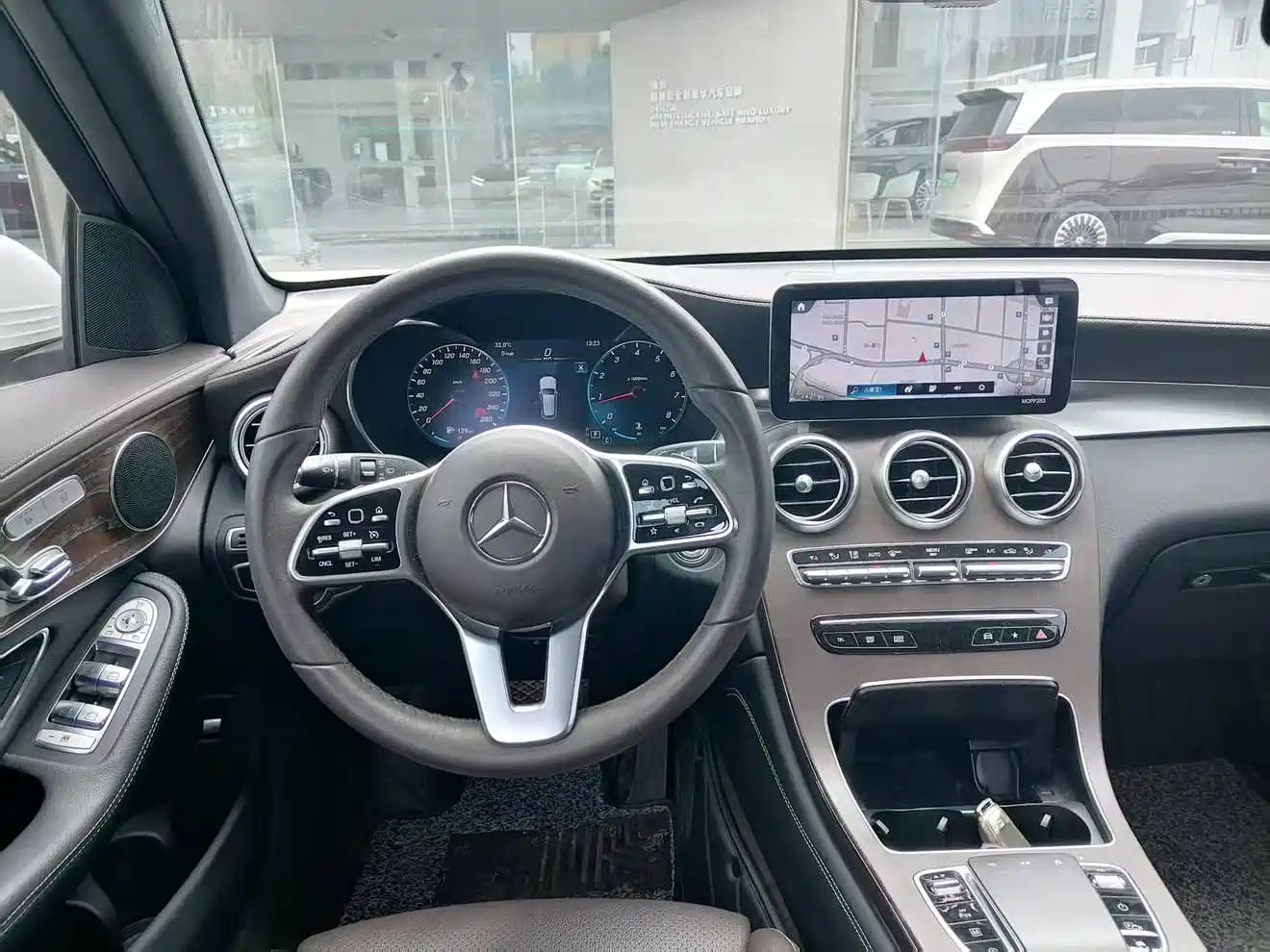 Mercedes-Benz GLC 2020 GLC 260 L 4MATIC Luxury фото 7