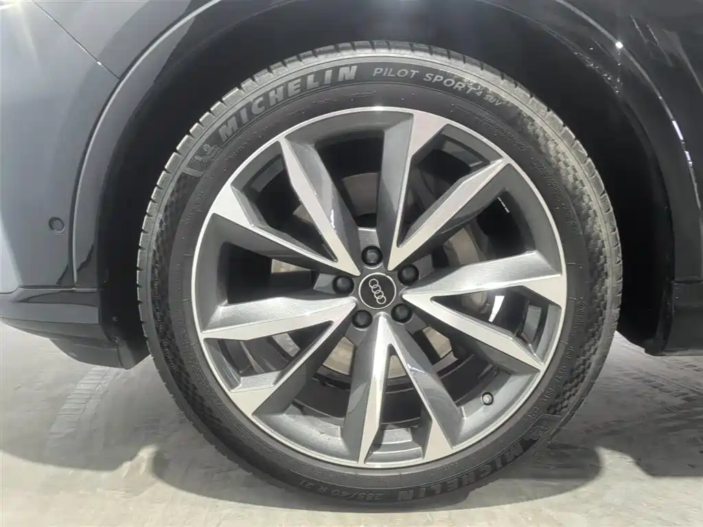 Audi Q7 2023 55 TFSI quattro S line Sport фото 15