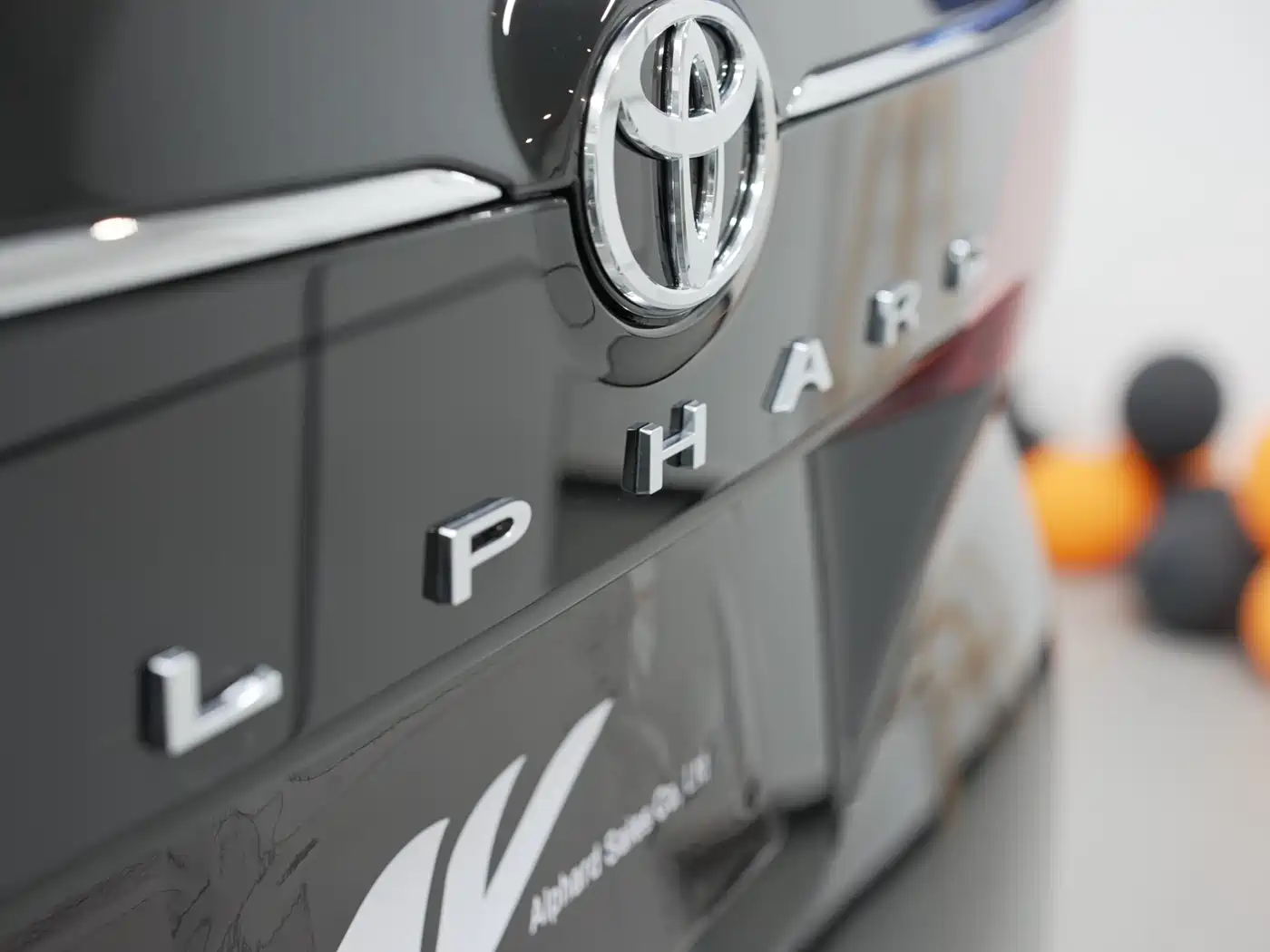 Toyota Alphard 2024 Hybrid 2.5L Ultimate Enjoyment Edition фото 15