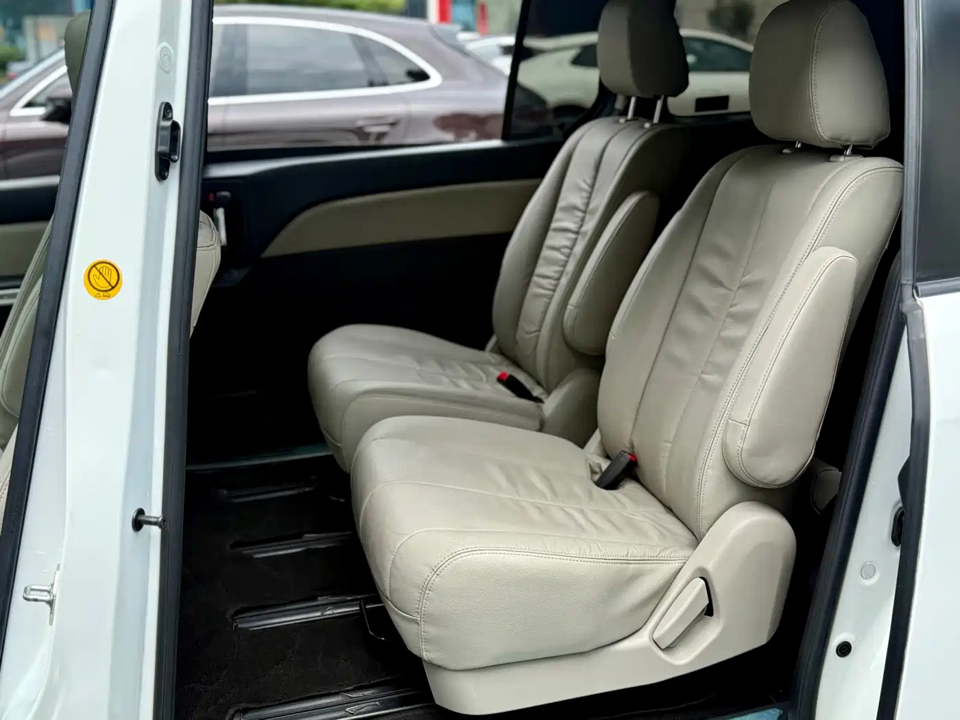 Mazda 8 2016 2015 2.5L Navigator Edition