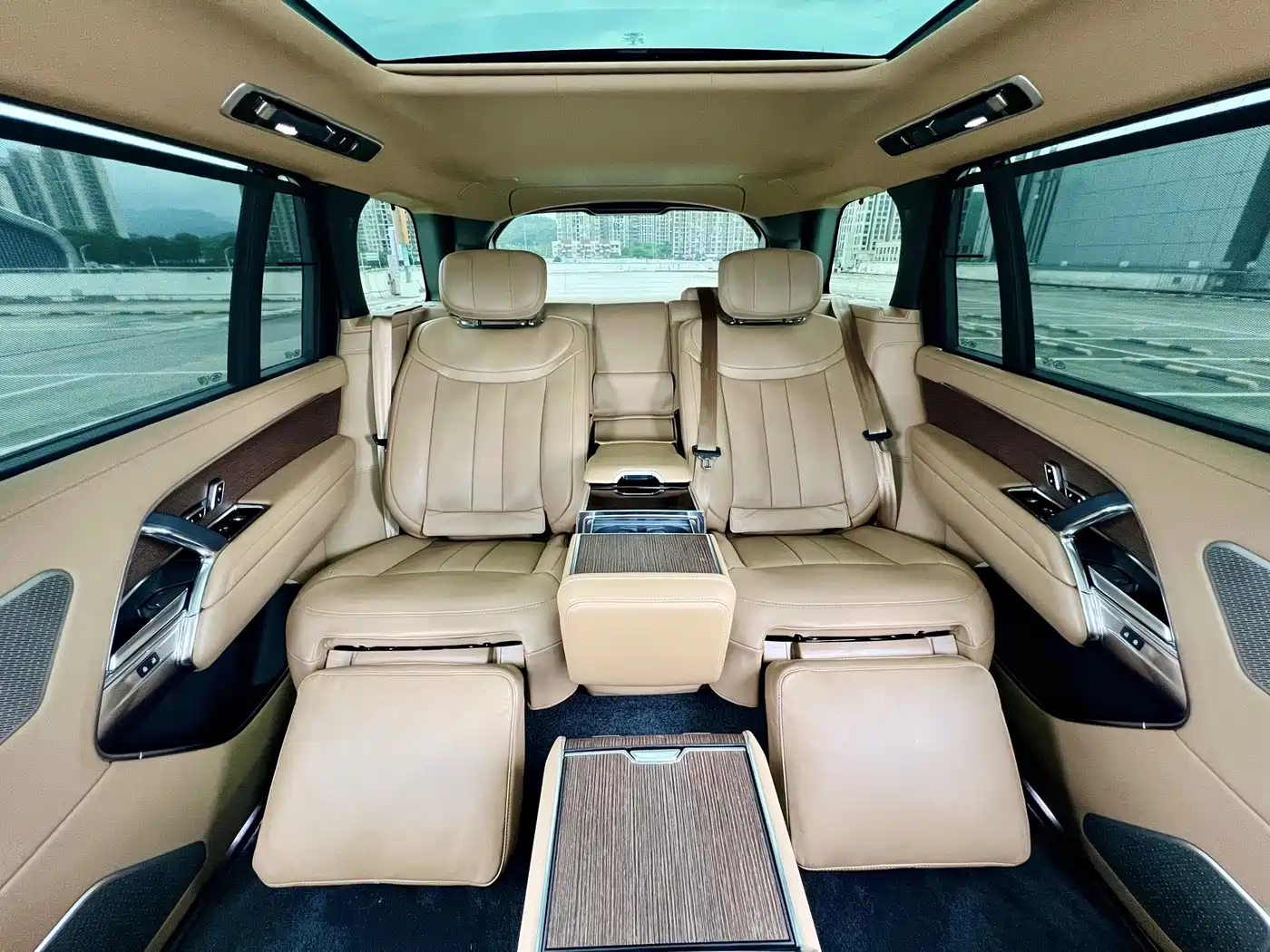 Land Rover Range Rover 2023 3.0 L6 400PS Exemplary Long Wheelbase фото 10