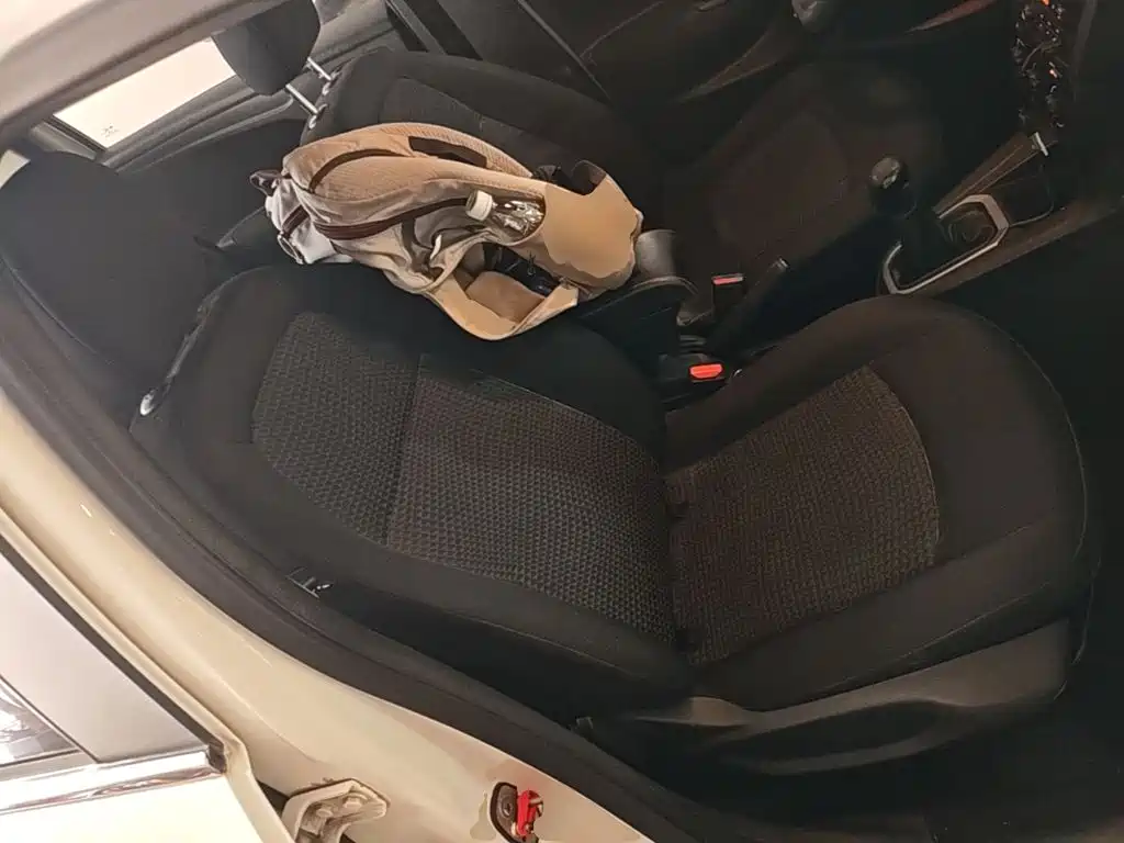 Peugeot 301 2016 2016 1.6L Manual Comfort Edition
