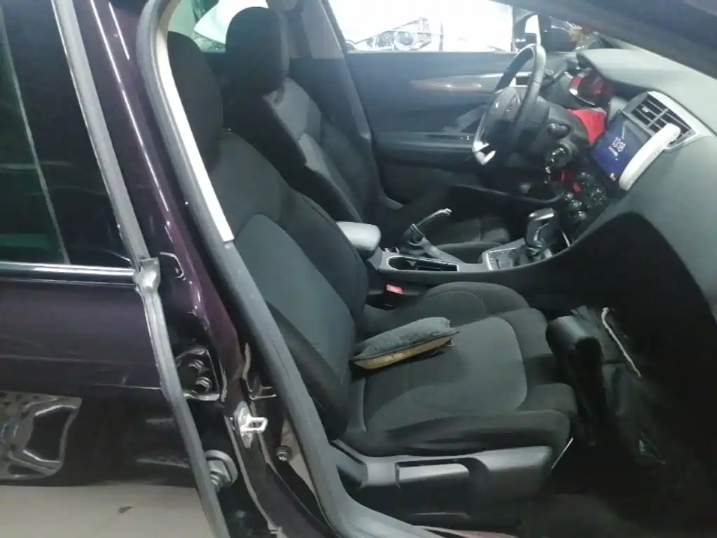 DS 5LS 2018 2016 1.6T Comfort Edition THP160