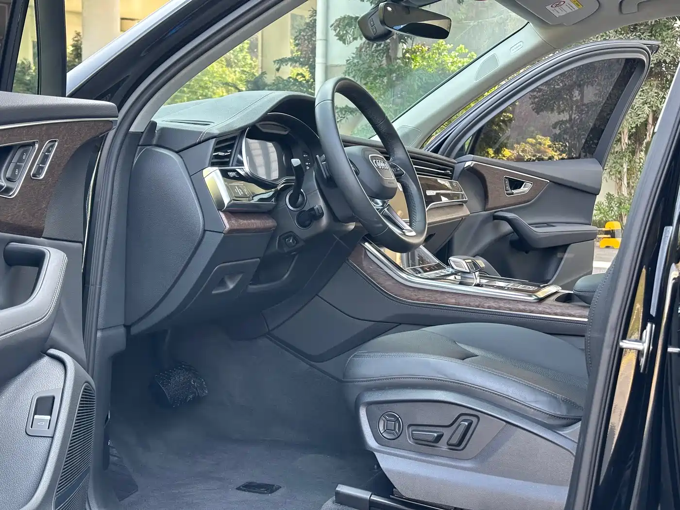 Audi Q7 2023 55 TFSI quattro S line Sport фото 5