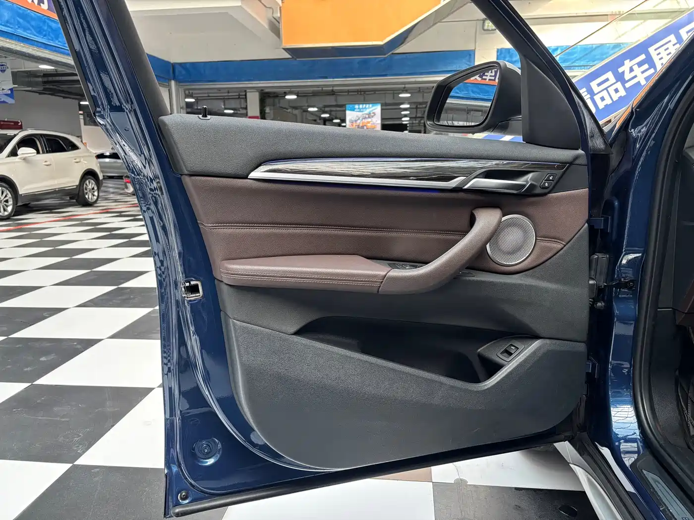 BMW X1 2021 xDrive25Li Exclusive фото 6